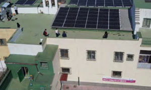 palazzo italiano con impianto fotovoltaico